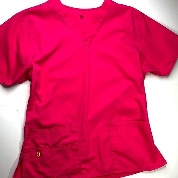 Wonderwink Spread Good Cheer Strawberry Pink Scrub Top Short Sleeve, Size (S) - Picture 3 of 9